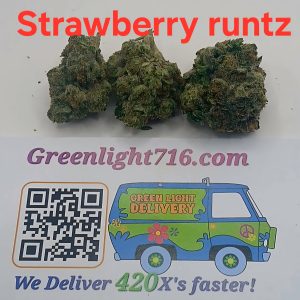 strawberry runtz (Sticker)